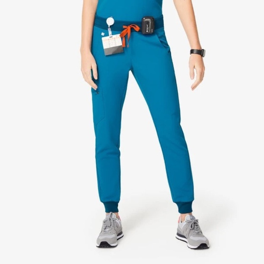 FIGS Alps Blue Scrub Set
